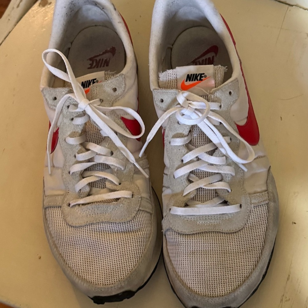 Nike White and Red Sneakers Men’s Challenger OG